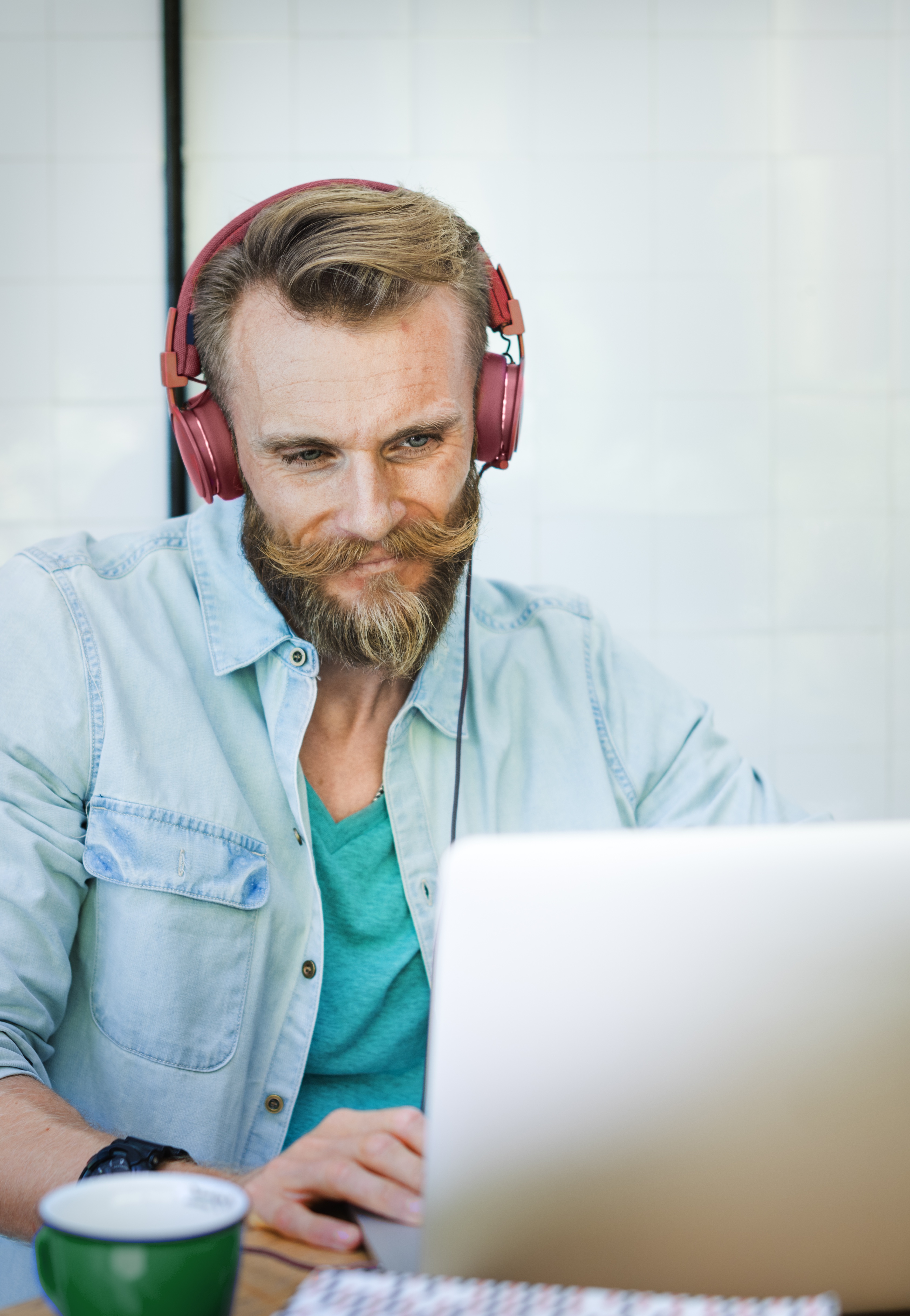 WRP Production est une agence de production audiovisuelle qui vous propose de rendre public sur PC, Mac, tablettes et smartphones votre événement sur internet grâce à la diffusion vidéo en streaming live.